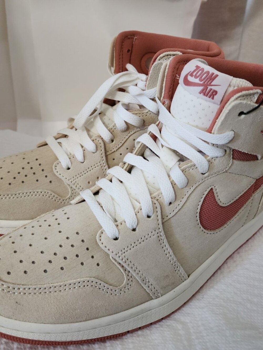 Air Jordan 1 High Zoom CMFT 2 Burnt sunrise size 7 Mens US/ UK size 6